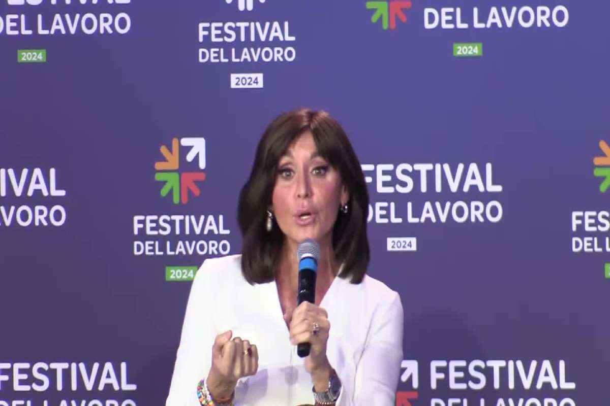 La ministra Anna Maria Bernini