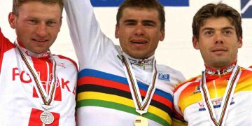 Romans Vainsteins (al centro), assieme a Zbigniew Spruch (sinistra) e Oscar Freire (destra)