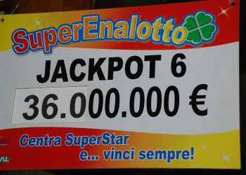 Un cartello legato al Superenalotto