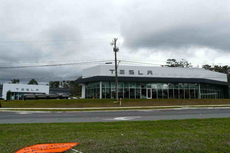 Un rivenditore di Tesla