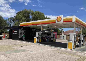 Una stazione di servizio Shell