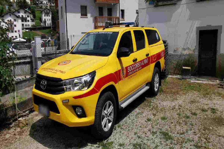 Una vettura del soccorso alpino