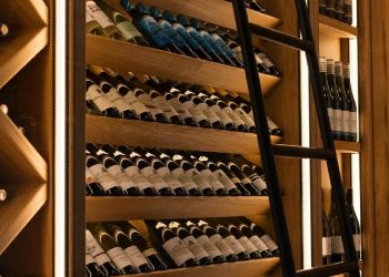 Furto al ristorante stellato Caino: rubati 80mila euro di vino pregiato