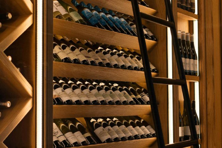 Furto al ristorante stellato Caino: rubati 80mila euro di vino pregiato