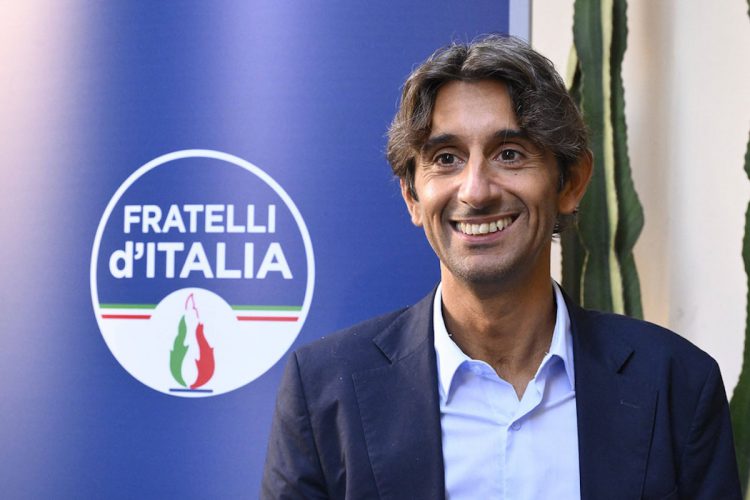 Montecitorio, Donzelli insulta un giornalista: «Non parlo con voi finché c'è questo pezzo di m...»