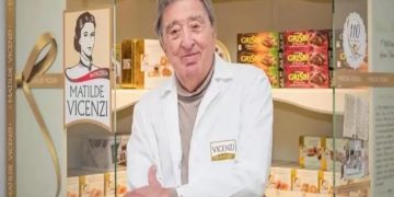Addio a Giuseppe Vicenzi, il Re dei Grisbì: l'imprenditore dei biscotti si spegne a 92 anni