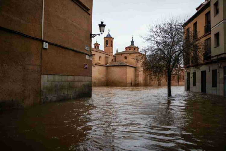 Inondazioni in Spagna: almeno una vittima, dispersi ed evacuati