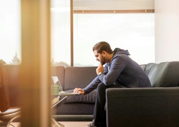 Internet supera la TV: è ora il principale mezzo di informazione per gli italiani