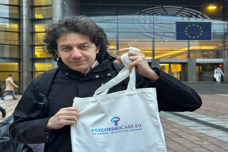 Suicidio assistito, Marco Cappato verso il processo: imputazione coatta per il caso di Massimiliano