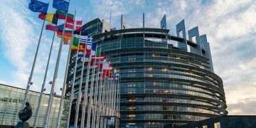 Parlamento Europeo approva relazione Difesa Comune