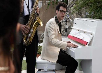 Peppino Di Capri su Rai1: ottimi ascolti, ma i social lo stroncano senza pietà