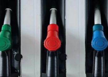Un distributore di benzina e diesel