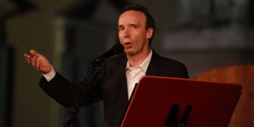 Roberto Benigni a 'Il sogno': la battuta su Meloni e Musk che fa discutere