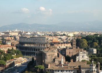 Polemiche sulla manifestazione pro UE: bufera sui 270mila euro stanziati da Roma Capitale