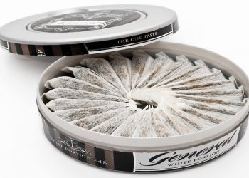 Cos'è lo snus, il tabacco umido vietato in Italia: perché è pericoloso e quali sono i rischi per la salute