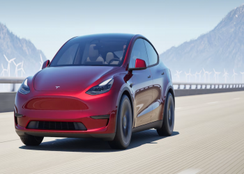 Germania, Tesla non paga i dipendenti malati: denuncia di IG Metall