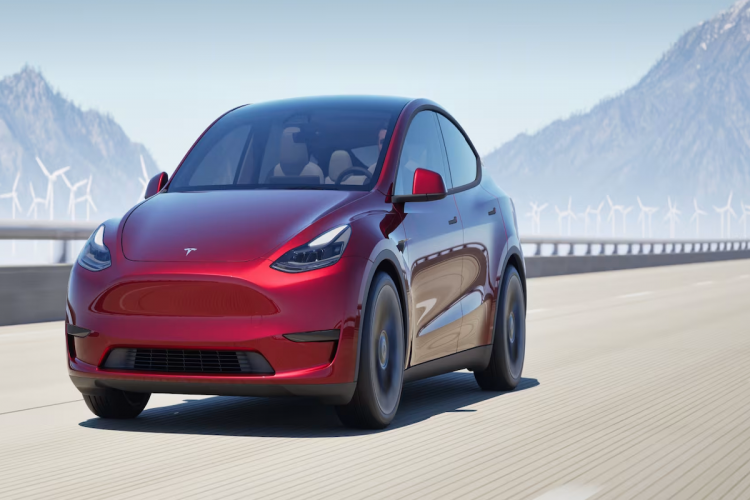 Germania, Tesla non paga i dipendenti malati: denuncia di IG Metall