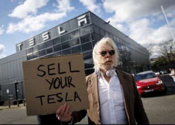 Tesla esclusa dal Salone Auto di Vancouver per “motivi di sicurezza”