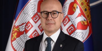 Serbia: il Parlamento conferma le dimissioni del Premier Miloš Vučević