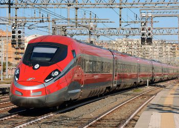 Problema tecnico sulla linea ferroviaria a Firenze: rallentamenti per i treni ad alta velocità