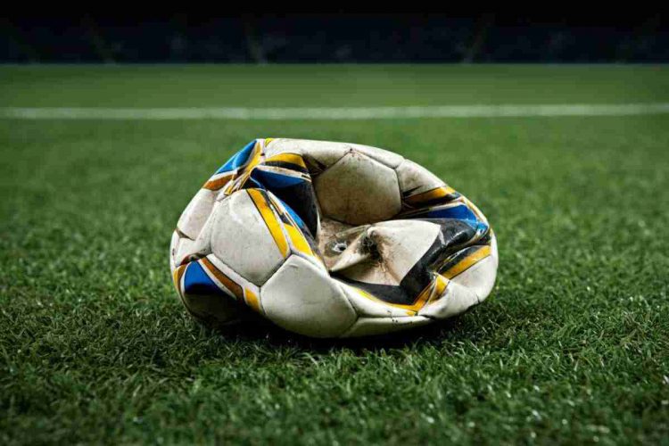 Calcio, giocatori del Foggia pagano trasferte