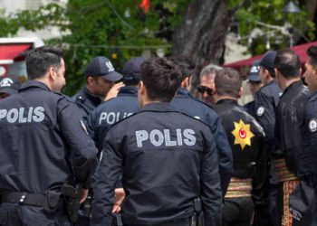 Arrestati due giornalisti in Turchia