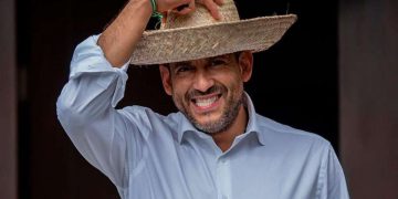 Camacho fa causa al governo boliviano