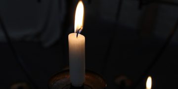 Candele per Lutto nazionale in memoria delle vittime dell'attacco russo in Ucraina