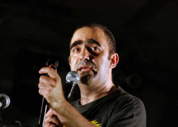 Elio durante un concerto