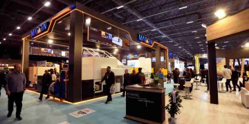 Un padiglione di una fiera dedicata alla tecnologia