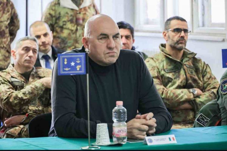 Il ministro della Difesa Guido Crosetto