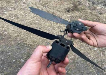 I resti di un drone kamikaze abbattuto