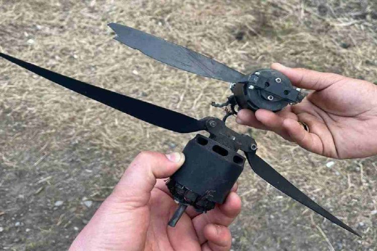 I resti di un drone kamikaze abbattuto