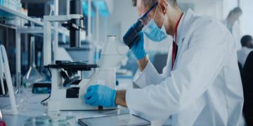 Industrie farmaceutiche UE chiedono di trovare accordo con Trump sui dazi