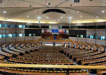 L'Eurocamera boccia l'iter giuridico di ReArm Europe