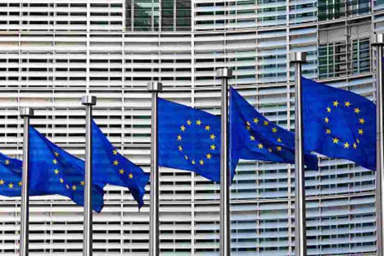 L'UE valuta la possibilità di incontrare Trump