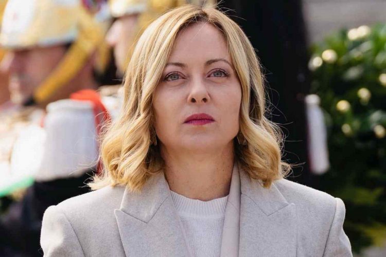 La Meloni si schiera al fianco di Le Pen