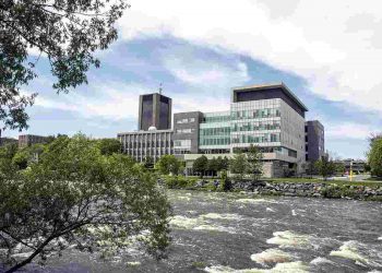 La Richcraft Hall dell'università di Carleton