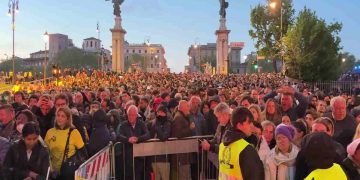 La folla ai funerali di Papa Francesco