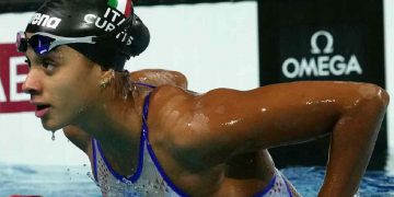 La nuotatrice italiana Sara Curtis