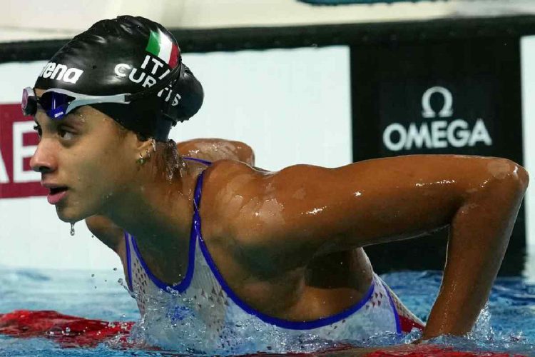 La nuotatrice italiana Sara Curtis