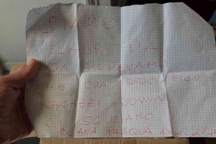 Ladri restituiscono il bottino