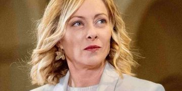 Meloni annulla i suoi impegni per rispondere a dazi USA