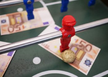 Scommesse su siti illegali, indagati 12 calciatori di Serie A