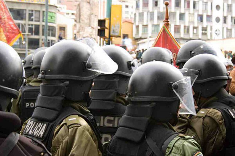Scontri in Bolivia tra polizia e insegnanti