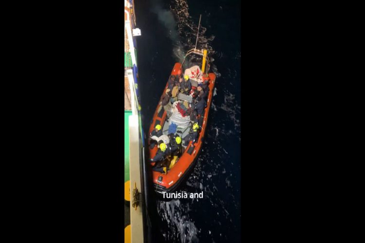 Screenshot di un video pubblicato su X da SOS Humanity