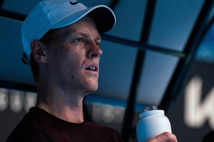 Sinner torna ad allenarsi