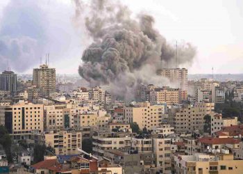 Un attacco aereo su Gaza