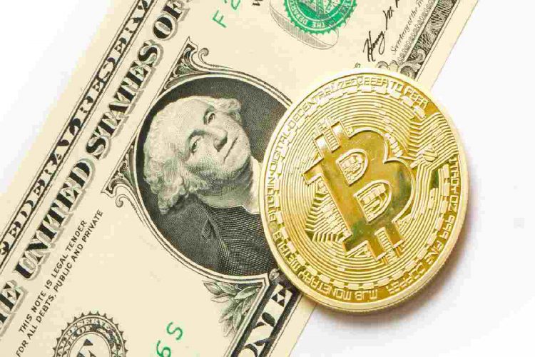 Un dollaro e un bitcoin