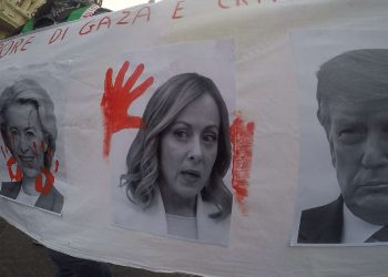 Uno striscione nel quale viene denunciata la resposabilità di Meloni e altri politici per quanto sta avvenendo a Gaza